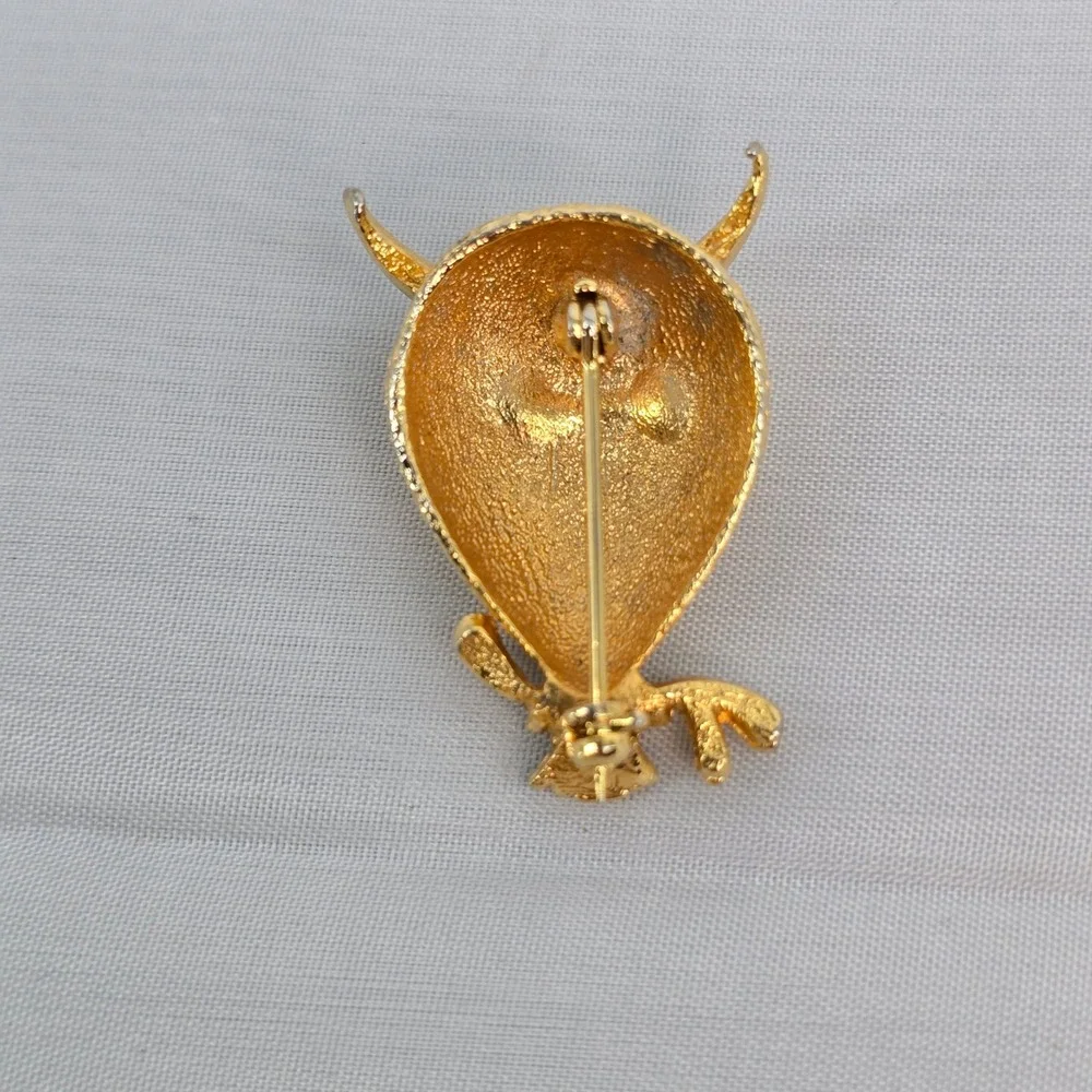Vintage Gold Tone Owl Brooch Green Cabochon Eyes Textured Bird Pin 1.5 Inch